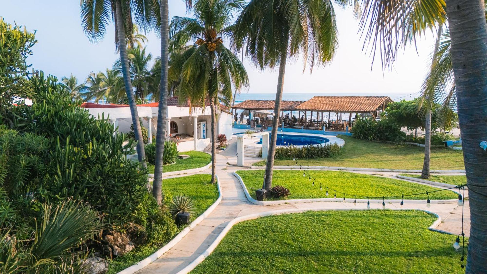Hotel Tres Santos Troncones Exterior photo